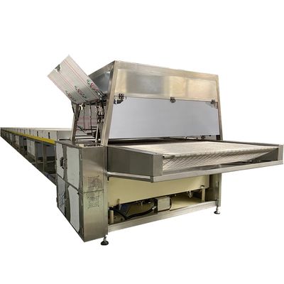 kopen Automatische roestvrijstalen chocolade-enrobingmachine 800 mm Breedband Copeland Compressor PLC-besturing online vervaardiging